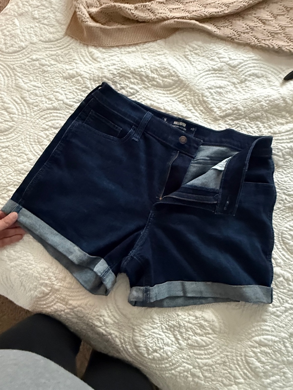 Classic High Rise Short size 14 Hollister